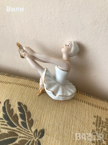 Порцеланова фигурка балерина със златни елементи 10см, снимка 2 - Колекции - 53333632
