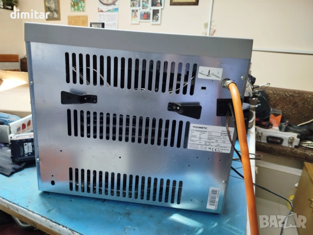 Хладилник Dometic на 12*220 V- gaz -41 литра, снимка 9 - Хладилни чанти - 53291952