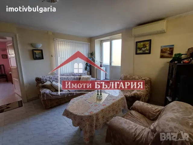 Аристократична къща  на два етажа в старо Карлово, снимка 5 - Къщи - 48095041