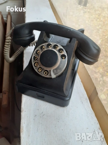 Стар бакелитен телефон, снимка 7 - Антикварни и старинни предмети - 53451414