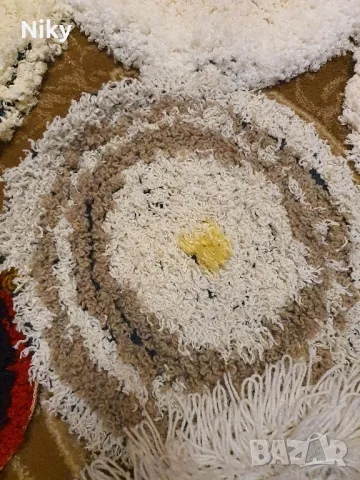 Ръчно плетени столовки , снимка 10 - Декорация за дома - 48823818