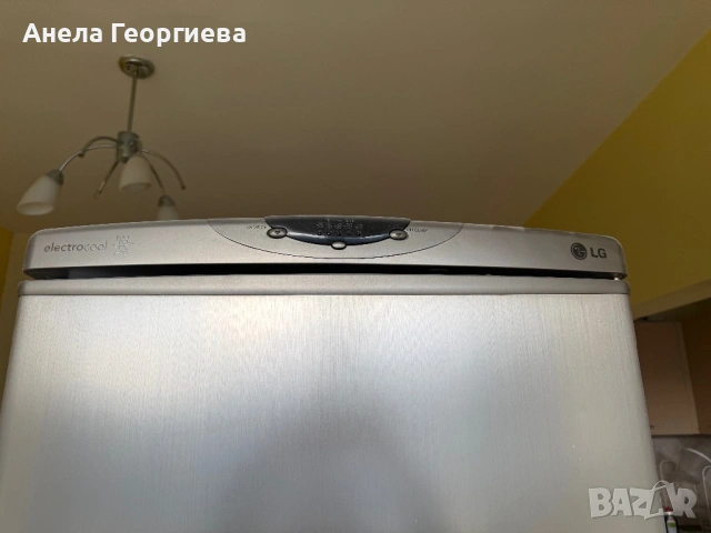 Хладилник с диспенсър, използван, Варна, снимка 2 - Хладилници - 53484075