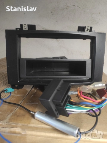 Sprinter Crafter стойка обикновенно радио единичен ДИН комплект с букси