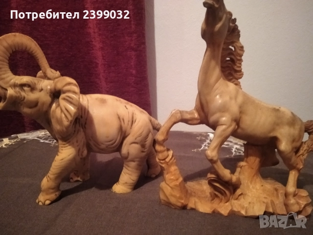 Продавам восъчни фигури