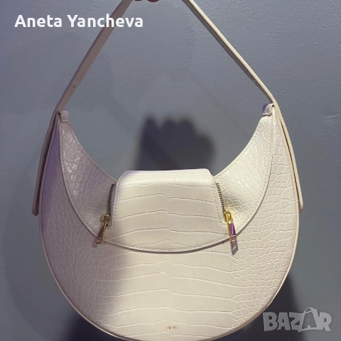 Оригинална чантичка на JW PEI, снимка 3 - Чанти - 52859350