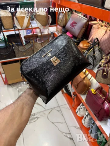 Michael Kors Дамска Чанта - Налични Различни Цветове Код E631, снимка 5 - Чанти - 50969698