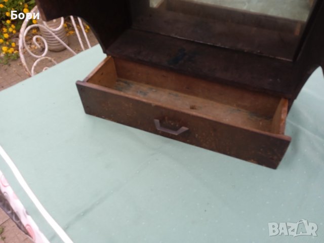 Стара етажерка с огледало, снимка 5 - Етажерки - 36635735