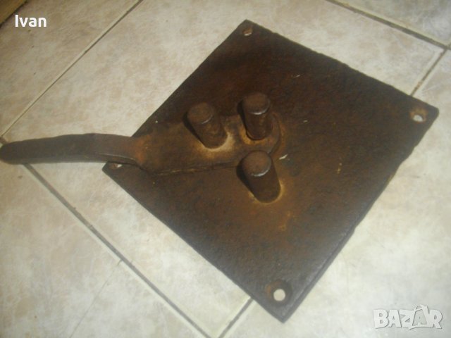 Бигляр Старо Качество-Трицилиндров-Ръчен Уред Огъване Арматура Всякаква-Масивен-4,5кг-Дебелина 10мм, снимка 11 - Други инструменти - 43307193