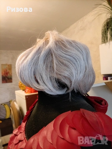 Продавам нова перука, къса, пепелно руса, снимка 2 - Аксесоари за коса - 53244070