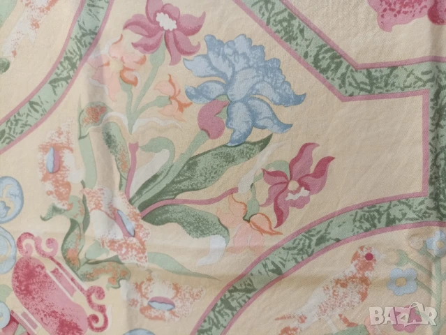 Дамски шал Aigner, снимка 6 - Шалове - 50693526