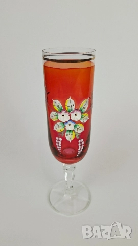 Комплект от 6 ръчно декорирани червени чаши, снимка 2 - Чаши - 52341980