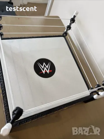 Ринг за играчки WWE Mattel Action Spring Ring Wrestling 2010г. пружиниращ, снимка 3 - Други - 46162964