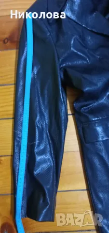 Елегантен дамски кожен костюм — Парушев, идеален за празниците!, снимка 11 - Костюми - 48213441