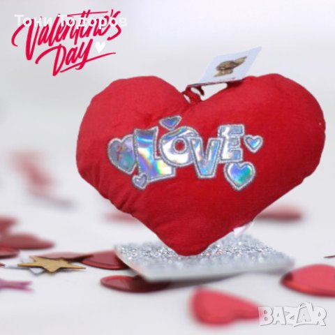 Подаръчна плюшена музикална възглавничка Сърце с бляскав надпис LOVE, 20см, снимка 1 - Романтични подаръци - 43846291