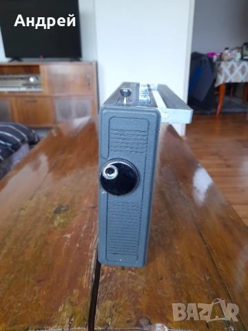 Старо радио,радиоприемик УФА 201, снимка 4 - Антикварни и старинни предмети - 50566675