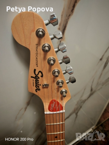 Китара за лява ръка stratocaster на fender square, снимка 4 - Китари - 52356289
