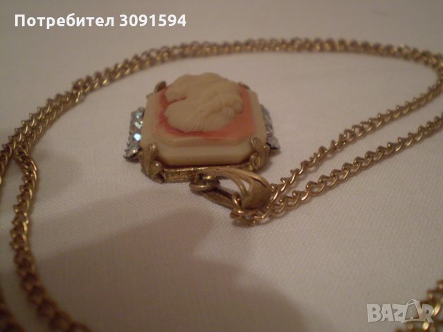 Камея медальон на верижка месинг многоцветно стъкло камеята е изработена от висококачествени материя, снимка 3 - Антикварни и старинни предмети - 35159842
