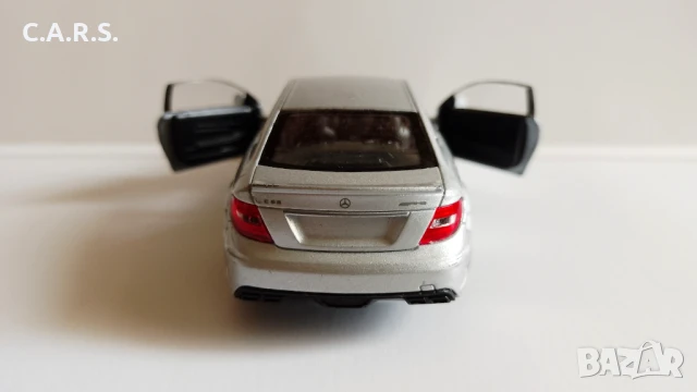 Mercedes-Benz C63 AMG Coupe Welly - Мащаб 1:34-39, снимка 4 - Колекции - 51270378