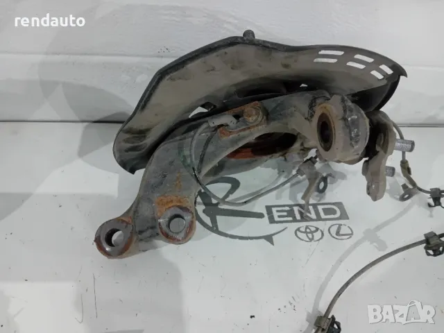 Шенкел с лагер главина Toyota Yaris P21 1.5 m15a 2020-2024, снимка 2 - Части - 49167501