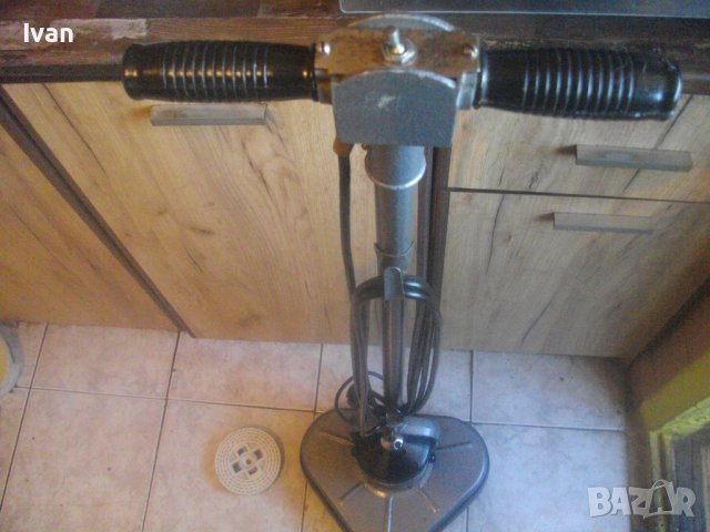 СССР/Руска Електрическа Машина За Полиране/ Почистване Паркет-Отлична-1966г-109см-8,0кг-3 Глави-ЭПМ2, снимка 5 - Полирмашини - 43466958