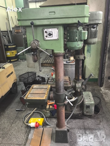 Колонна бормашина италианска в идеално състояние , снимка 2 - Бормашини - 52881560
