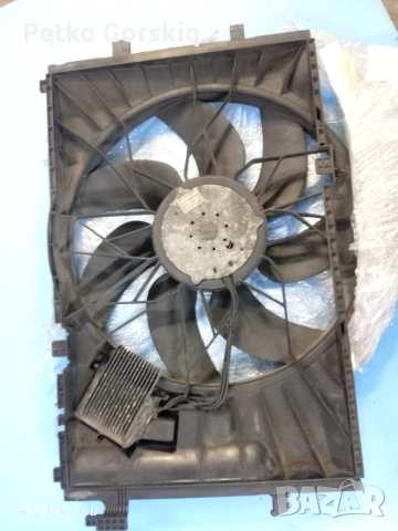 Вентилатор за мерцедес w211, снимка 3 - Части - 53202012