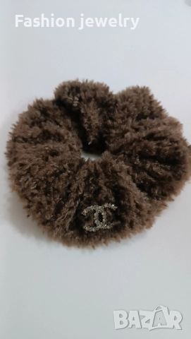 Скрънчита Chanel, снимка 3 - Аксесоари за коса - 52447979