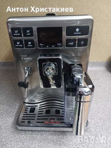 Продавам кафемашина Saeco Exprelia HD 8856