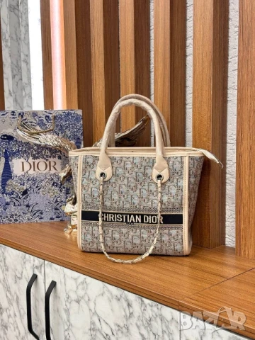 чанти christian dior , снимка 13 - Чанти - 51393778