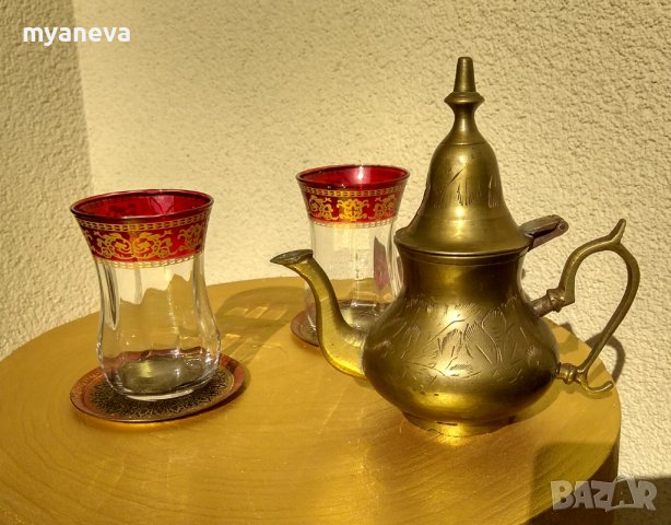 Ориенталски чашки за чай с медни подложки, снимка 2 - Други ценни предмети - 37479534