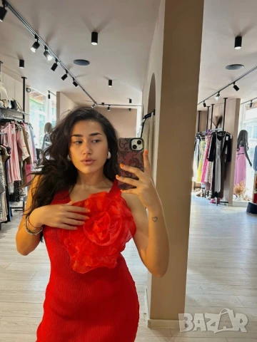 рокля с 3Д цвете, снимка 3 - Рокли - 51024203