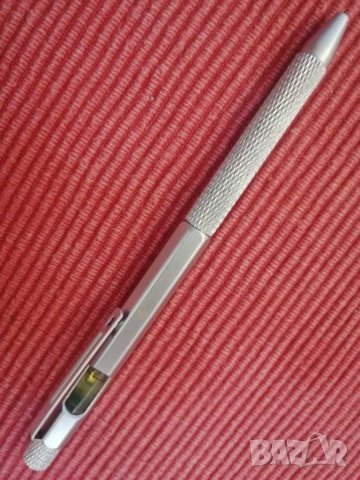 Метален химикал с нивелир. 