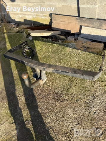 Теглич за Голф 4, снимка 2 - Части - 52931232