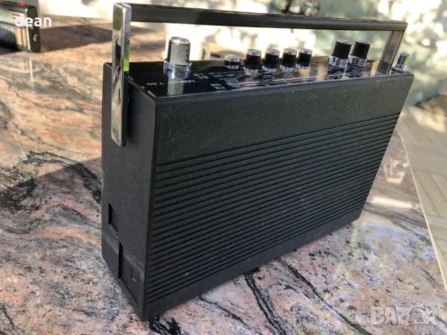 Радио Loewe vintage, снимка 4 - Радиокасетофони, транзистори - 49878206