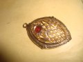 ПОЗЛАТЕН АЖУРЕН РЕТРО АРТ ДЕКО МЕДАЛЬОН с ФАСЕТИРАН ГРАНАТ 29061, снимка 4