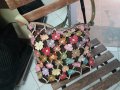 🐙Octopus естествена кожа- среден размер шарена Чанта, на цветя 🌻🌹⚘🌷🥀, снимка 1 - Чанти - 33585157