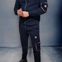 Екип Moncler с бродирано лого и ефектни джобове, снимка 1 - Спортни дрехи, екипи - 43128633