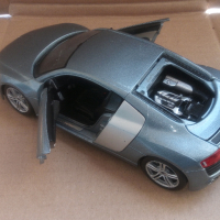 Audi R8 Maisto - Мащаб 1:24, снимка 2 - Колекции - 36667045
