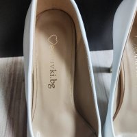 Бели кожени токчета, снимка 5 - Дамски обувки на ток - 43158916
