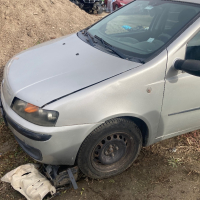 Фиат Пунто 2 1.2 60к.с НА ЧАСТИ / Fiat Punto 2 1.2 60k.s, снимка 2 - Автомобили и джипове - 44933654