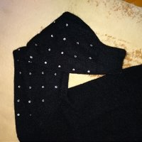 Пуловер с камъни , снимка 1 - Блузи с дълъг ръкав и пуловери - 35302289