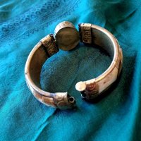 Стара масивна гривна от кост, снимка 7 - Антикварни и старинни предмети - 38263676