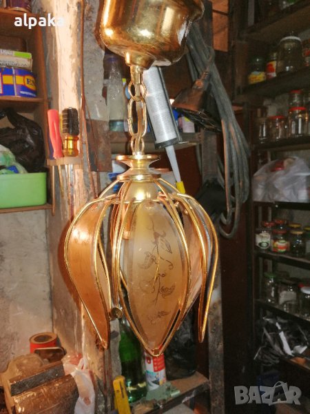 Продавам красива лампа за таван, снимка 1