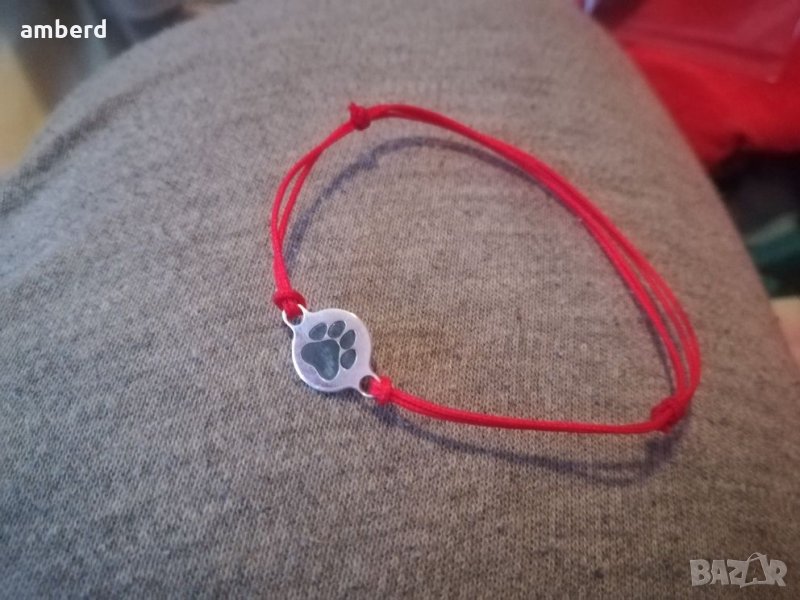 Гривна с червен конец и сребърен елемент за любителите на животни, снимка 1
