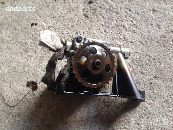 Маслена помпа за Audi A6, 2.4 i, 1999г., снимка 1