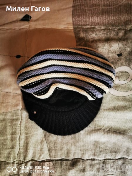 Детска зимна шапка, плетена и с козирка, идеално запазена. , снимка 1