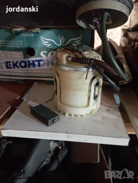 Бензинова помпа с кошница-Голф 3, снимка 1