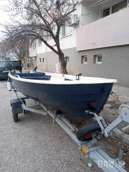  Продавам лодка 4.20m. с колесар   , снимка 1
