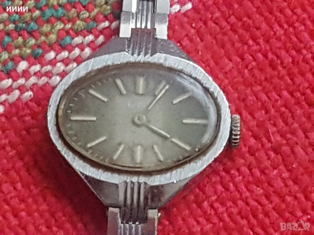 Дамски часовник Луч 2, снимка 1