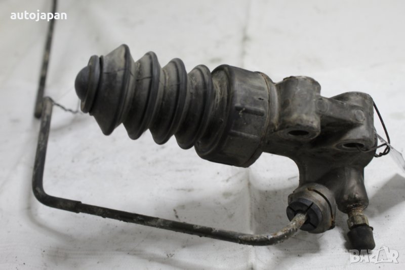 Долна помпа на съединител с тръбичка Мазда 5 2.0 146кс 05г Mazda 5 2.0 146hp 2005, снимка 1